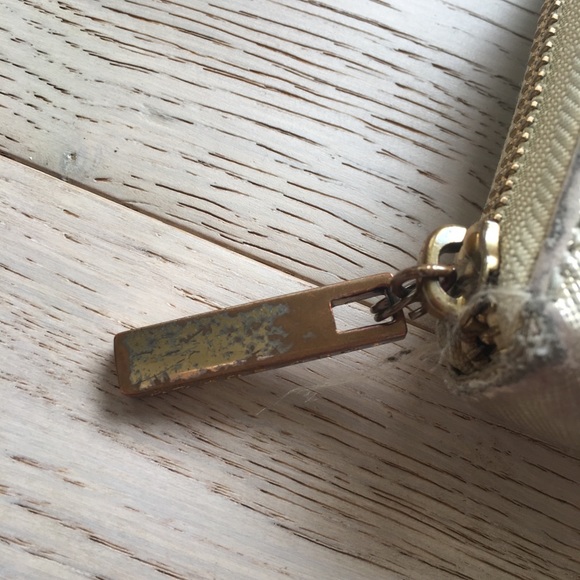 Tory Burch Gold Robinson Zip Continental Wallet - Picture 2 of 8